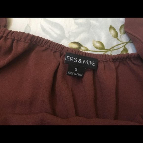 A’GACI Size S Close To Me Halter Cold Shoulder Top - Picture 5 of 5